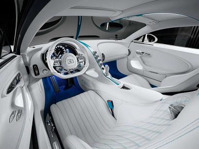В Москве продают «живой» Bugatti Chiron: W16 с четырьмя турбинами, 1500 л.с. и уменьшенная копия машины — за 420 млн рублей